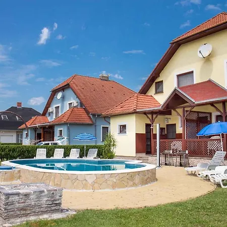 In 19511 Holiday home Balatonmariafurdo