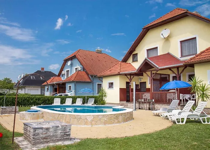 In 19511 Feriehus Balatonmáriafürdő