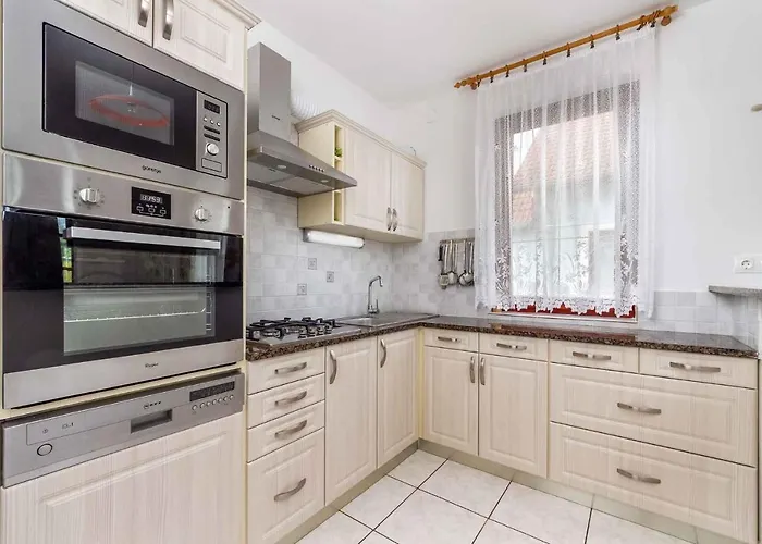 Holiday home In 19511 *