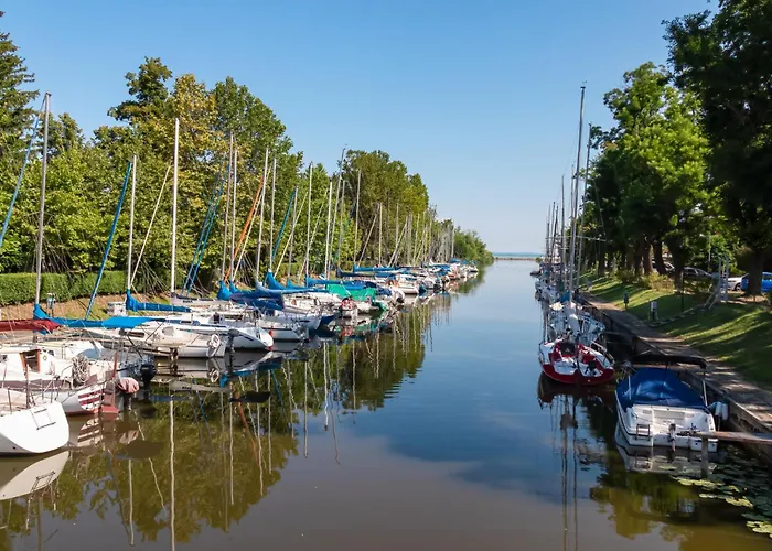 In 19511 * Balatonmáriafürdő